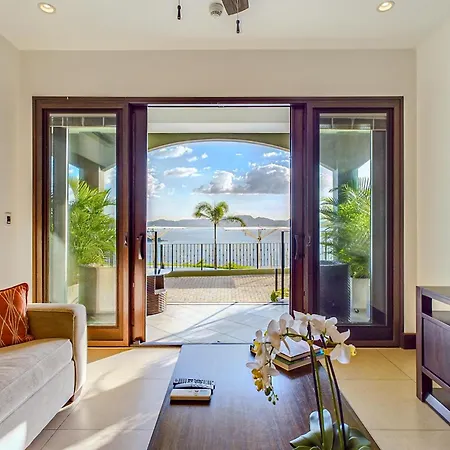 360 Splendor 301-Ocean View Condo-Breakfast Included!